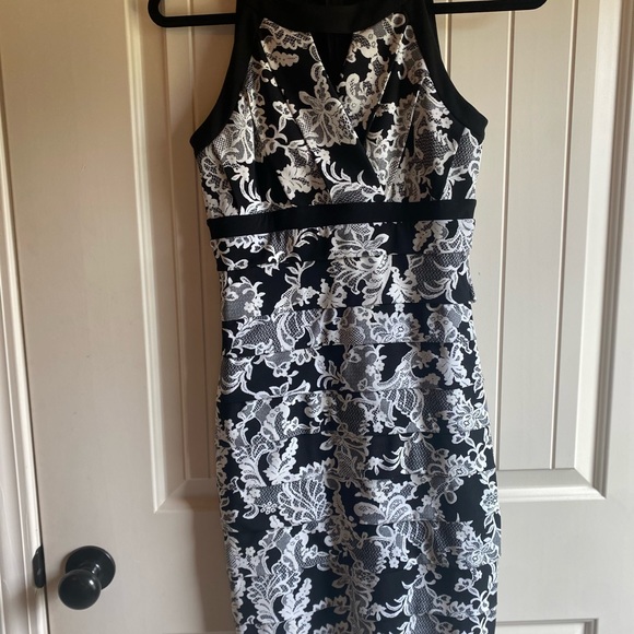 - *White House Black Market Instantly Slimming Dress - Picture 2 of 8